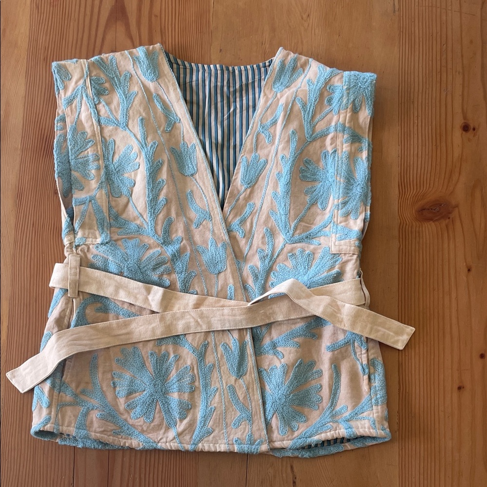 Embroidered Floral Vest with Ties - Cream & Light Blue
